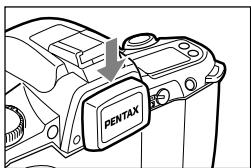 PENTAX MZ6 - Comment empêcher la lumière parasite de pénétrer par l'oculaire - 3