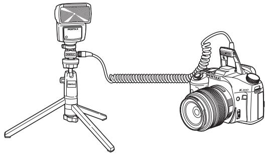 PENTAX K200D - Utilisation du flash incorporé avec le flash externe - 1