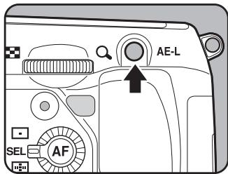 PENTAX K-7 - Appuyez sur le bouton AE-L. - 1