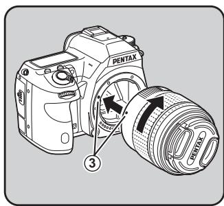 PENTAX K-7 - Alignez le repère de la monture de l'objectif (points rouges ③) sur le boîtier et l'objectif puis tournez l'objectif dans le sens horaire jusqu'à ce qu'il s'enclenche en position. - 1
