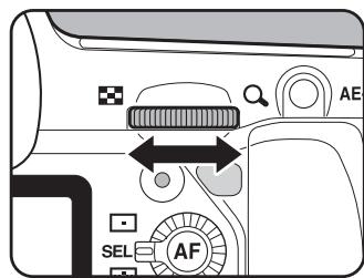 PENTAX K7 - Tournez la molette arrière (💡) pour changer l'ouverture. - 1