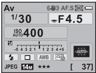 PENTAX K7 - Tournez la molette arrière (💡) pour changer l'ouverture. - 2