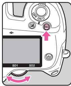 PENTAX 645D - Tournez la molette tout en appuyant sur le bouton ISO. - 1
