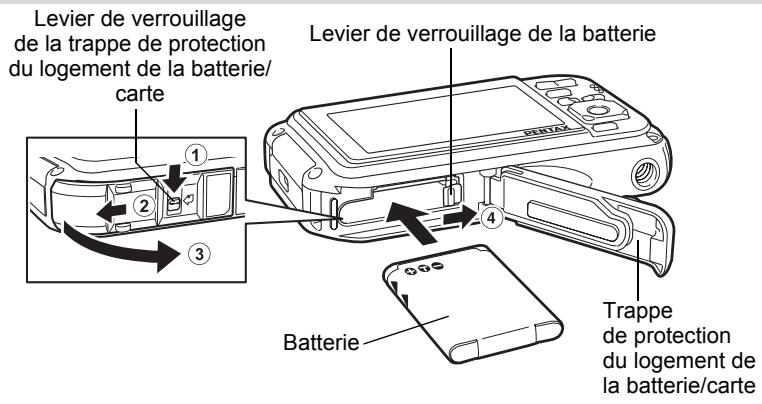 PENTAX W90 - Installation de la batterie - 1
