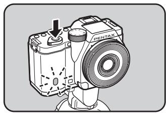 PENTAX K-01 - Appuyez sur le déclencheur à fond. - 1