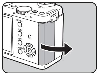 PENTAX K-01 - Branchez le cordon d'alimentation secteur dans la prise secteur. - 4