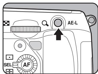 PENTAX K-5 - Appuyez sur le bouton AE-L. - 1