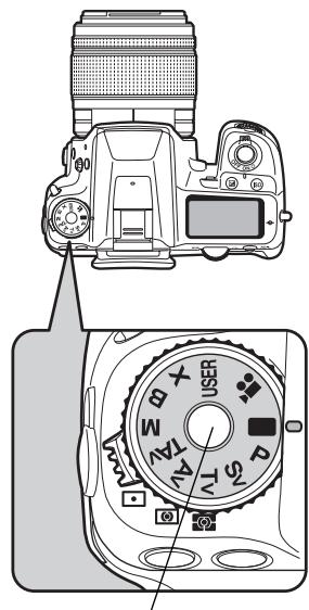 PENTAX K-5 - Positionnez le selecteur de mode sur ■. - 1