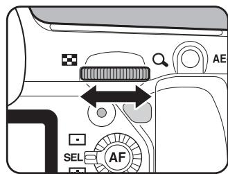 PENTAX K-5 - Tournez la molette arrière ( ) pour changer la valeur d'ouverture. - 1