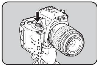PENTAX K-5 - Appuyez sur le déclencheur à fond. - 1