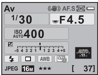 PENTAX K-5 - Tournez la molette arrière ( ) pour changer la valeur d'ouverture. - 2