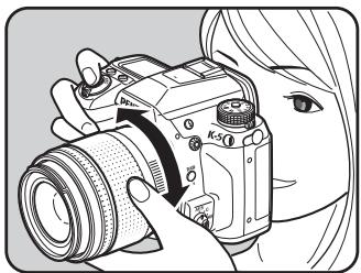 PENTAX K-5 II - Regardez le sujet dans le viseur. - 1