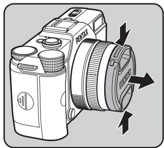 PENTAX Q10 - Retirez les caches de la monture du boîtier (①) et de la monture de l'objectif (②). - 3