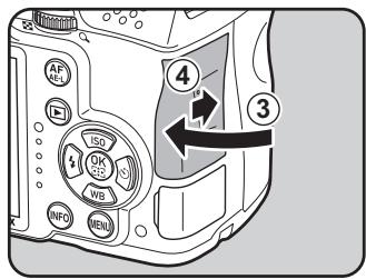 PENTAX K30 - Introduisez la carte à fond, l'étiquette de la carte mémoire SD face à l'écran. - 4