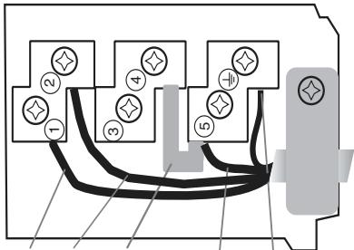 SCHOLTES TI 8624 - Het aansluiten van de voedingskabel aan het elektrische net - 1