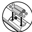 DENON DVD-557 - Instalación de las pilas - 2