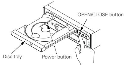 DENON DVD-M330 - Opening and Closing the Disc Tray - 1