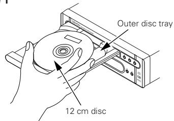 DENON DVD-M330 - Loading Discs - 1