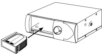 BLAUPUNKT CDC-A03 CHANGER - Insérer le magasin CD - 2