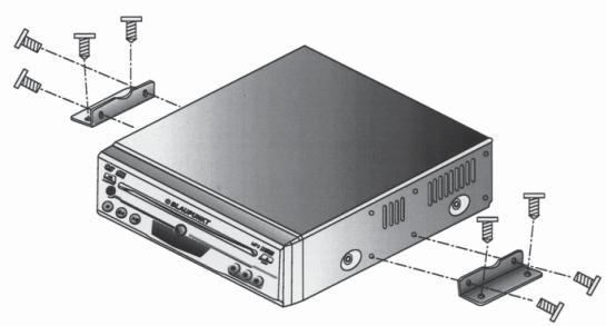 BLAUPUNKT DVD-PLAYER ME2 EU - Débrancher le pôle (-) de la batterie pour la durée de l'installation et de la connexion. - 1