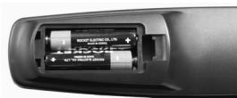 BLAUPUNKT IVOD-1022 EU - Changement des piles de la télécommande - 5