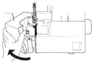 TOYOTA SL1SL1T - Apertura del Panel Frontal y de la Tapa Lateral - 3