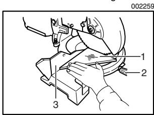MAKITA LS1040 - Adjusting the cutting angle - 2