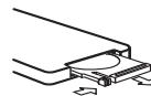 CLARION CZ309E - De Batterij verwijderen - 1
