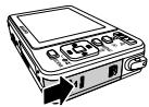 SANYO VPC-E890 - Insertion de la batterie - 4