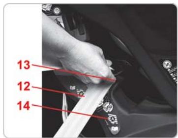 BRITAX FIRST CLASS PLUS - Montage du siège auto (guidage de sangle alternatif) - 1