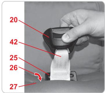 BRITAX FIRST CLASS PLUS - Pour-retirer le dispositif de diminution de siège du siège auto : - 1
