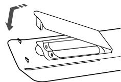 SAMSUNG HT-TXQ120T - Insérez les piles de la télécommande - 3