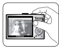 SAMSUNG L200 - How to take a picture - 4