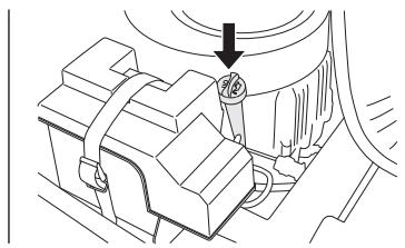 JONSERED FR 2216 FA2 4X4 - Contrôle du niveau d'huile du moteur - 1