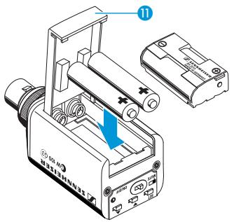 SENNHEISER SKP 100 G3 - Insérer les piles/le pack accu - 2