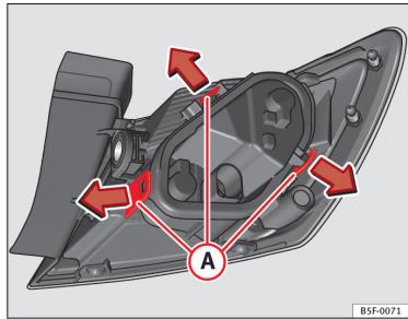 SEAT LEON 3 - Dépose du support d'ampoule - 1