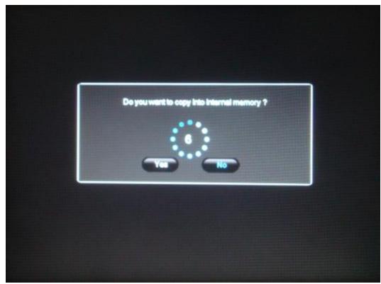 TELEFUNKEN DPF 10933 6 - Se a moldura estiver ligada e a reproduzir o diaporama da memória interna: - 1