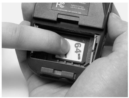 LOWRANCE IFINDER H2O - To remove an MMC - 2