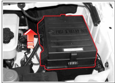 SSANGYONG RODIUS - BOITE A FUSIBLES ET RELAIS - 2