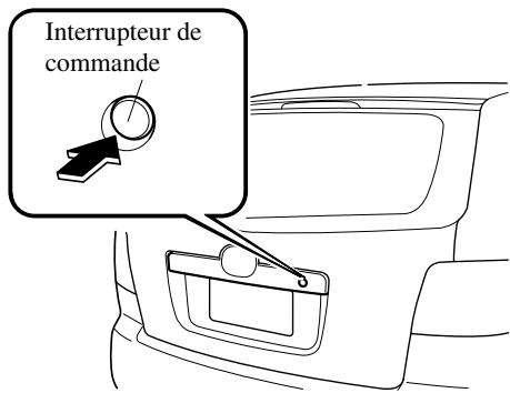 MAZDA CX-7 2012 - Verrouillage, déverrouillage à l'aide de l'interrupteur de commande - 2