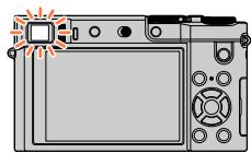 PANASONIC LUMIX DMC-TZ101 - Appuyez sur la touche [LVF]. - 2