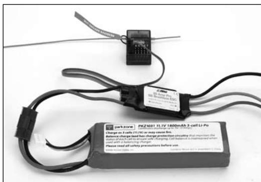 SPEKTRUM DX5E - Shown above using a separate receiver pack - 1