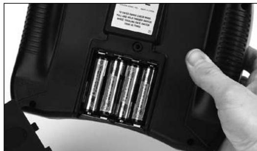 SPEKTRUM DX5E - BATTERY INSTALLATION - 1