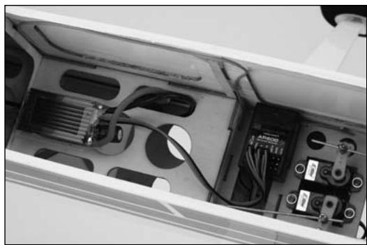 SPEKTRUM DX5E - Installation du récepteur - 2