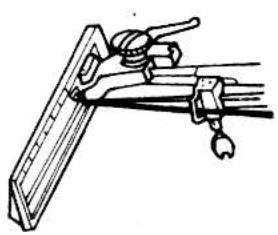 TRIOMPH ETF 947 - COUDRE DES BOUTONNIÈRES - 1