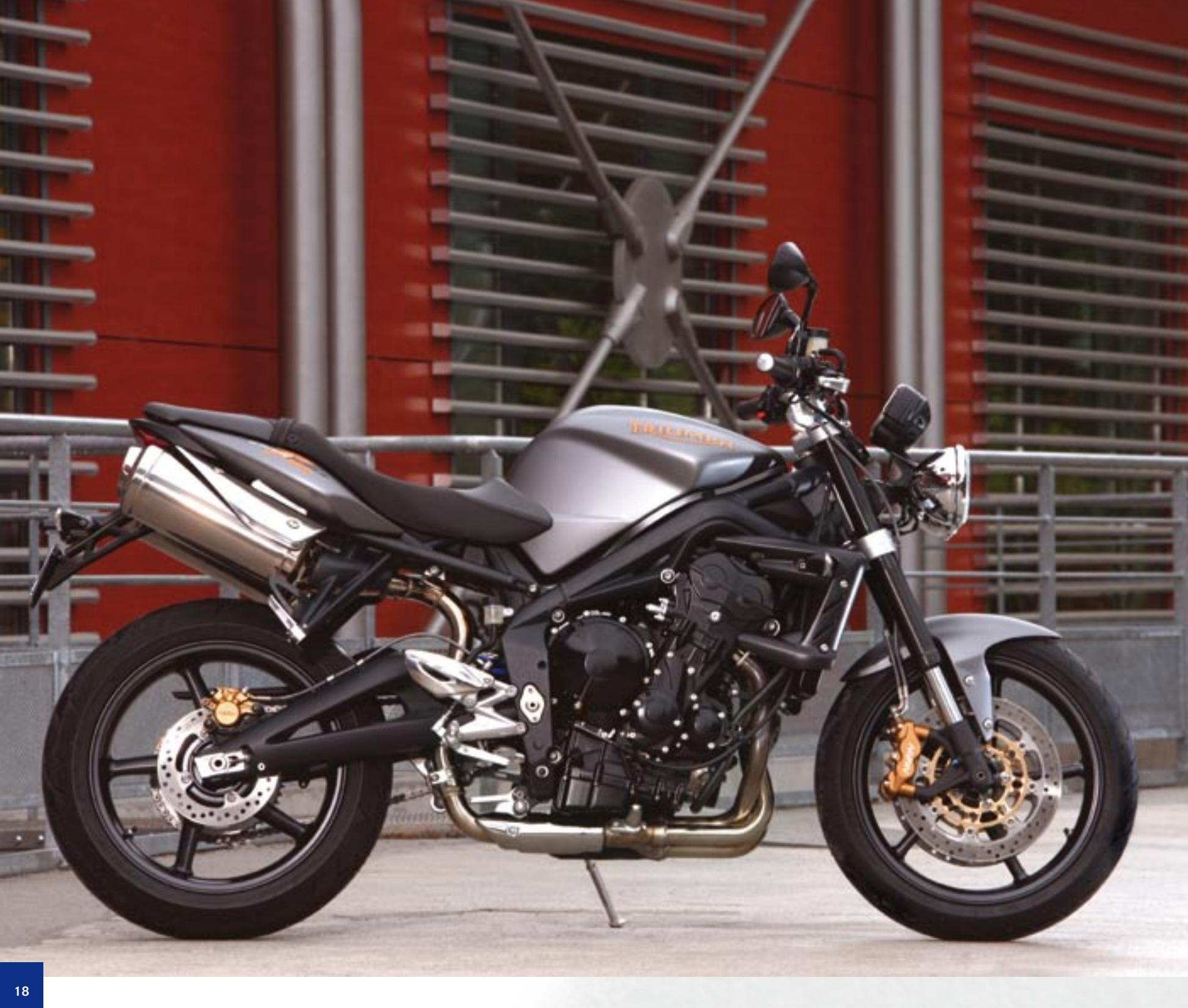 TRIUMPH SPRINT ST - Daytona 675 - 24