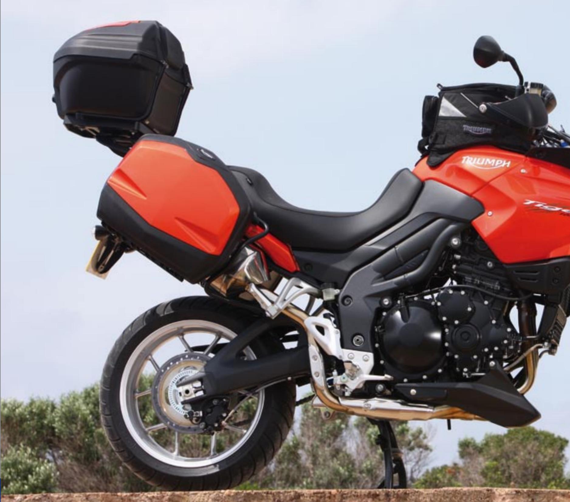 TRIUMPH SPRINT ST - Daytona 675 - 10