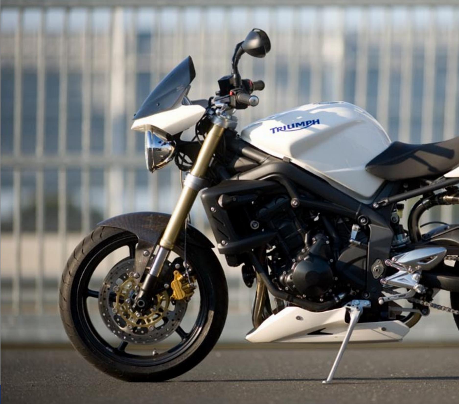 TRIUMPH SPRINT ST - Daytona 675 - 1