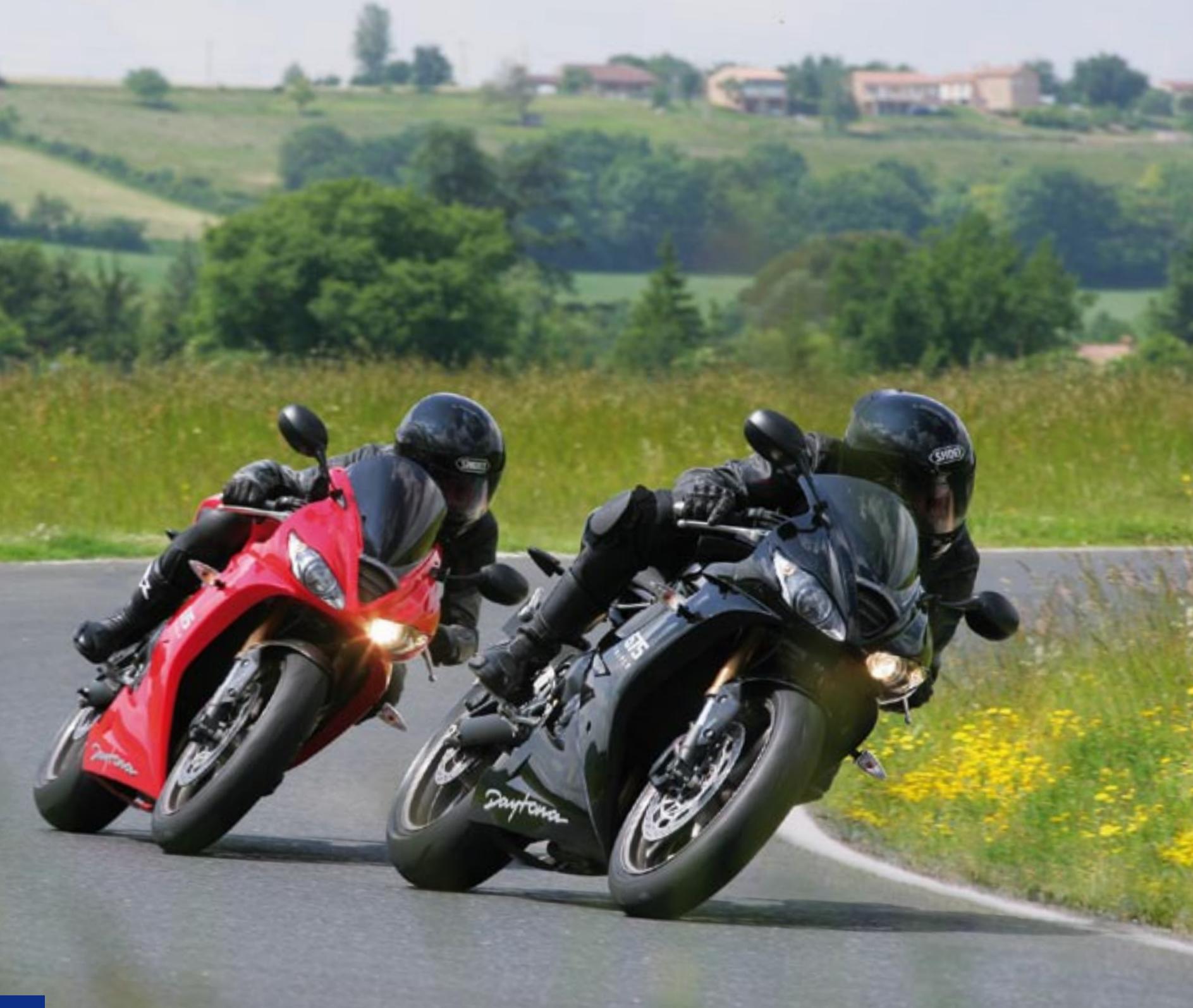 TRIUMPH SPRINT ST - Daytona 675 - 2