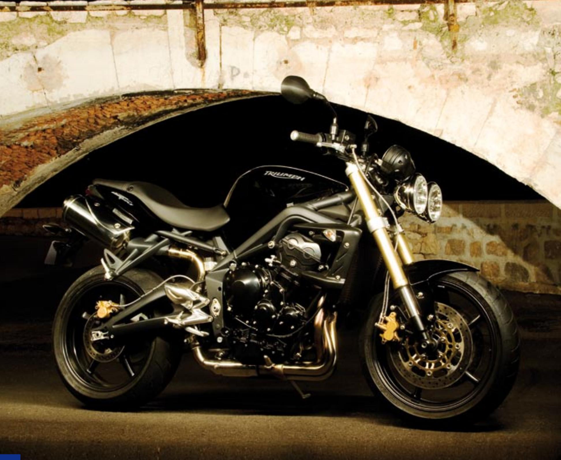 TRIUMPH SPRINT ST - Daytona 675 - 12